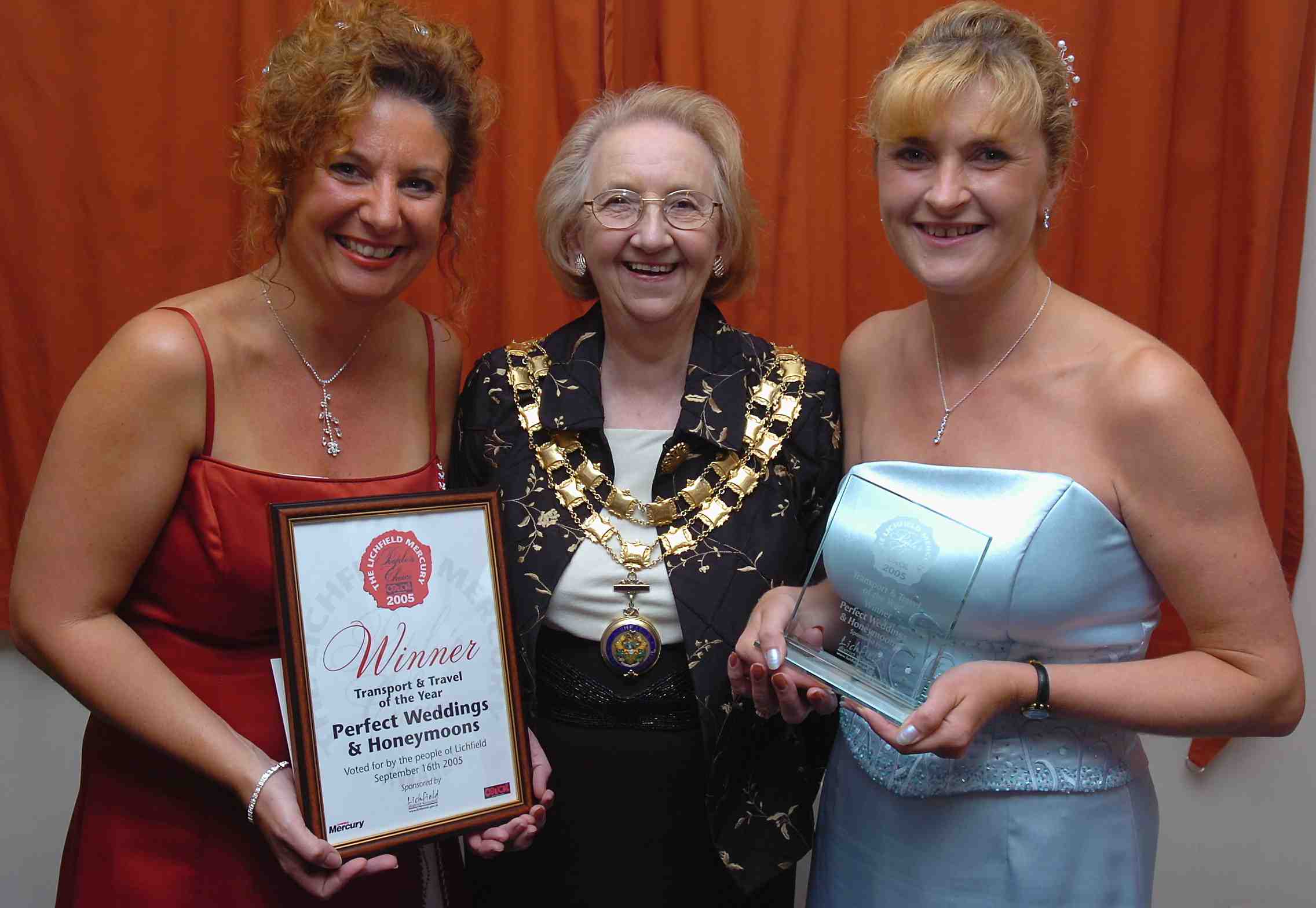 To receive the award... L to R Suzie Jupp, Mrs Doris English, Helen Doyle